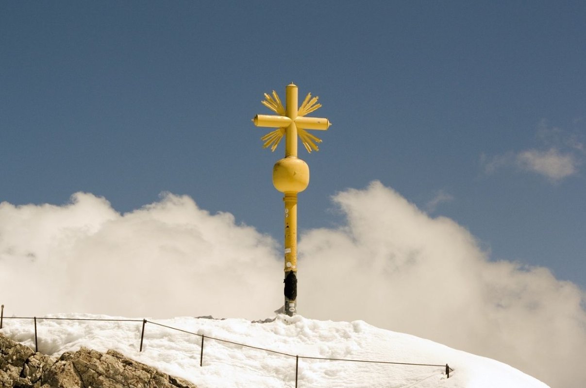 Încă o cruce monumentală pe cel mai înalt vârf din Germania 336305