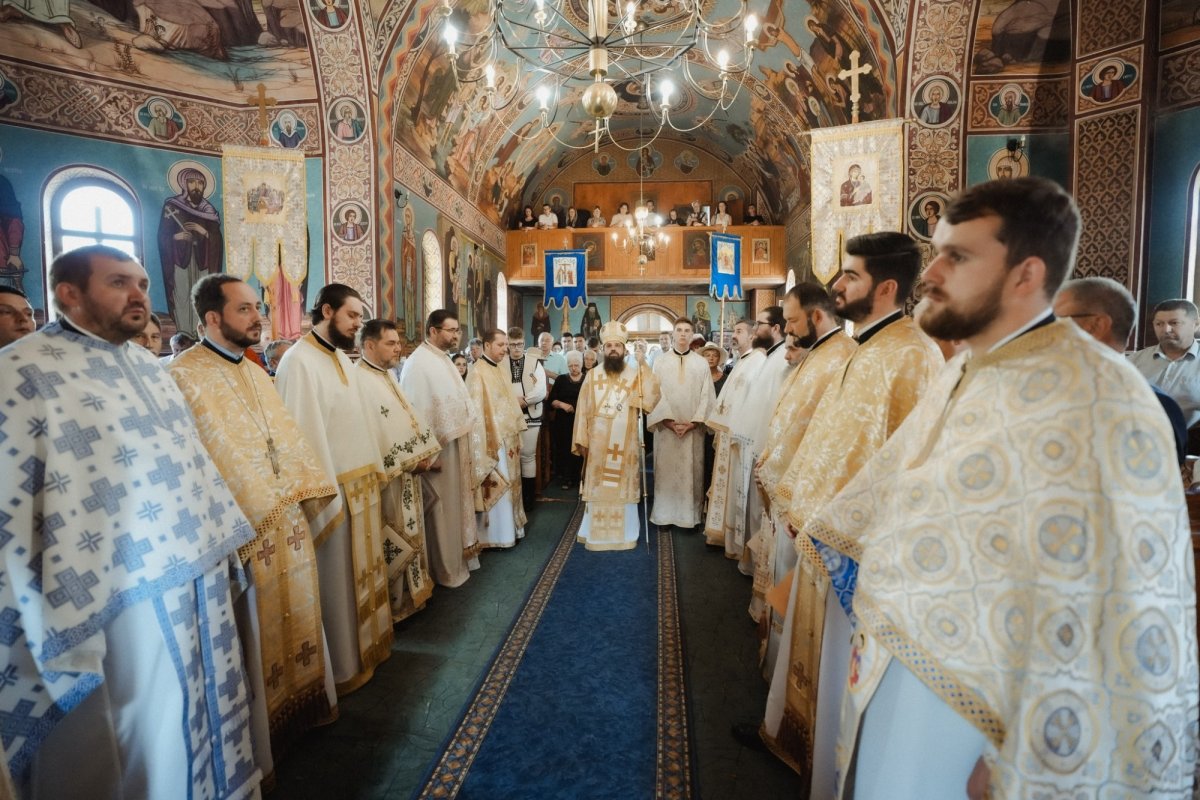 Sărbătoare în comunitatea credincioşilor din Sartăş 336335