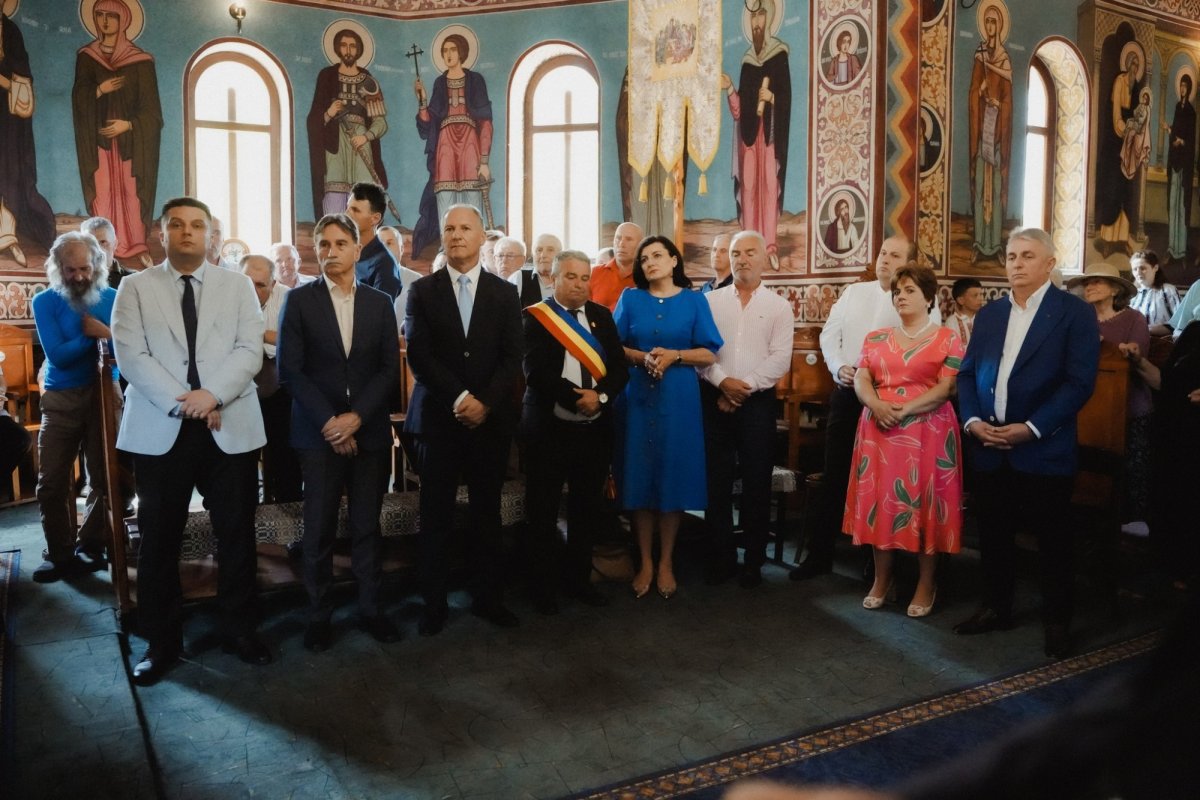 Sărbătoare în comunitatea credincioşilor din Sartăş 336337