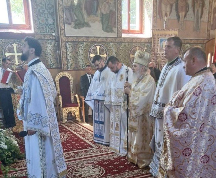 Târnosirea bisericii din parohia arădeană Secaș  336334