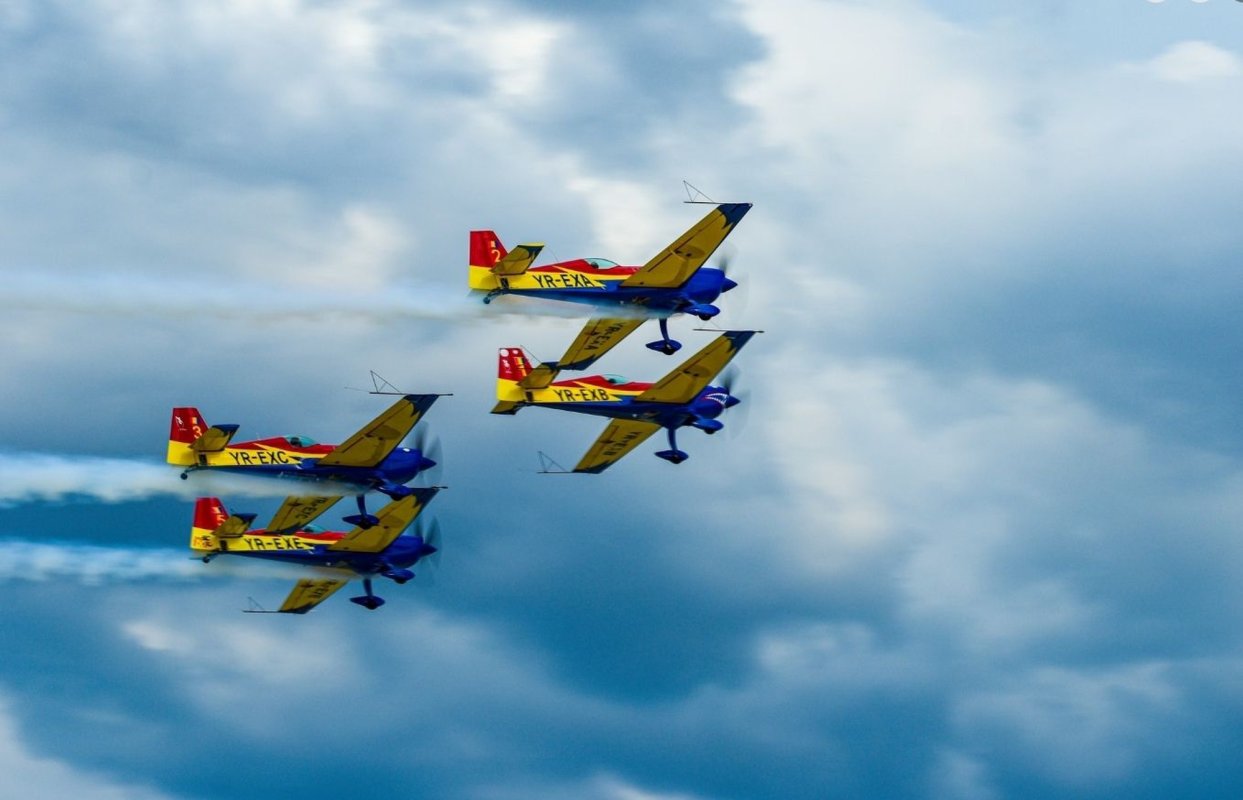 Spectacol aviatic la aeroportul din Constanța 336380
