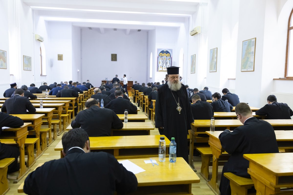 Examen pentru obținerea gradelor profesionale în preoție la București 336480