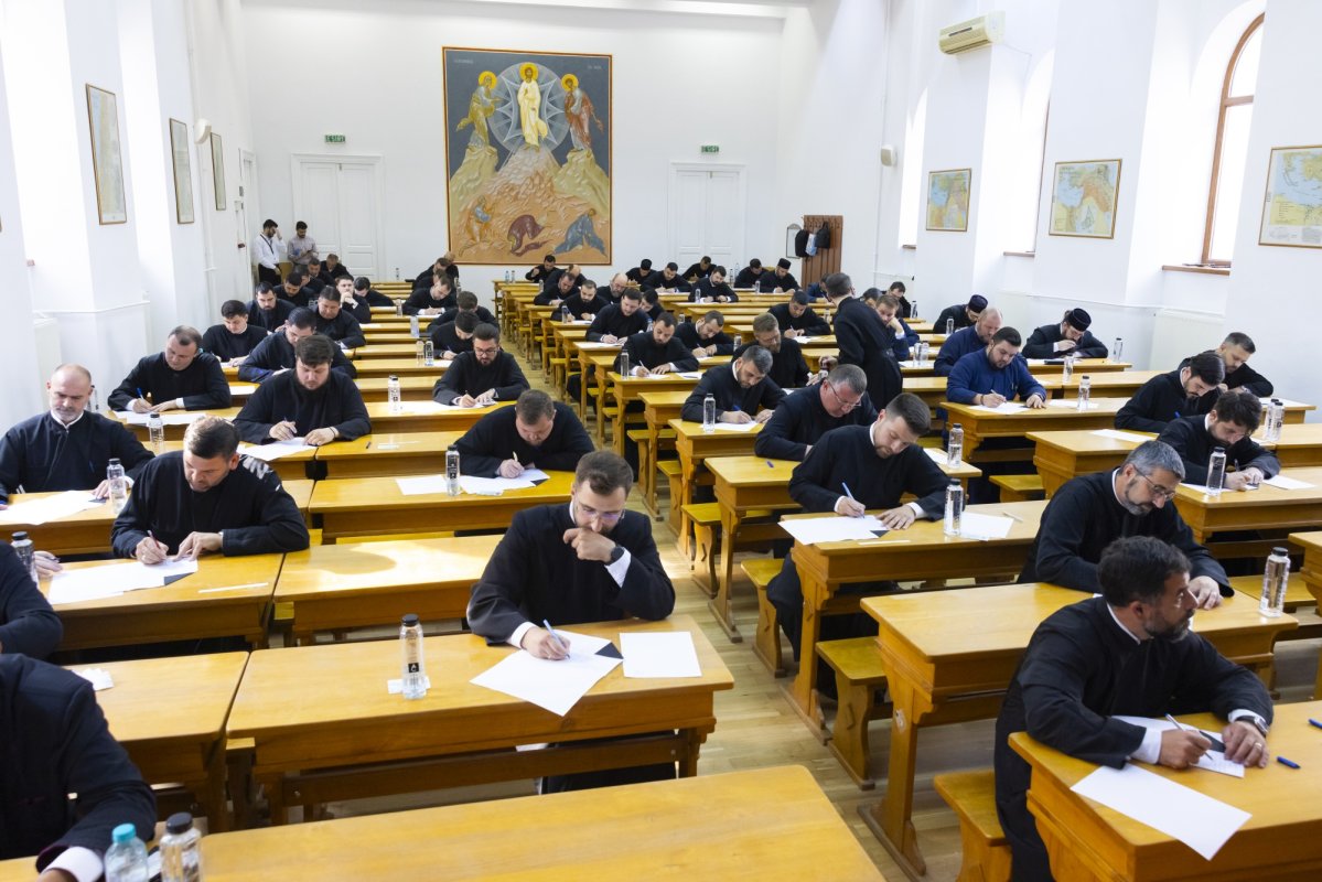 Examen pentru obținerea gradelor profesionale în preoție la București 336481