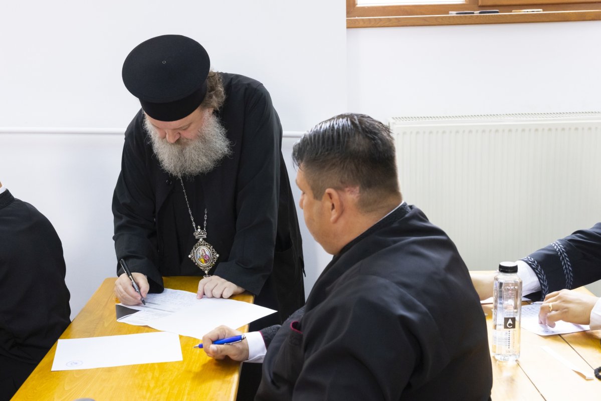 Examen pentru obținerea gradelor profesionale în preoție la București 336482