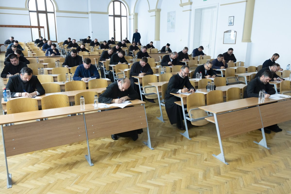 Examen pentru obținerea gradelor profesionale în preoție la București 336483