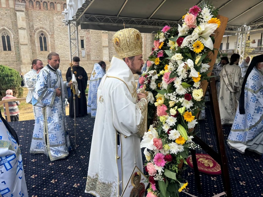 Hramul Icoanei Maicii Domnului „Îndrumătoarea” de la Mănăstirea Neamț 336545