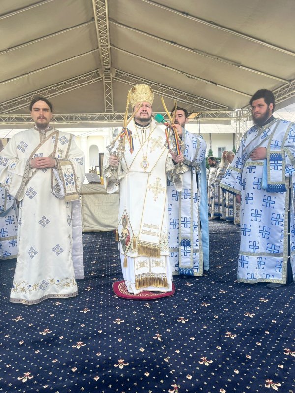 Hramul Icoanei Maicii Domnului „Îndrumătoarea” de la Mănăstirea Neamț 336548