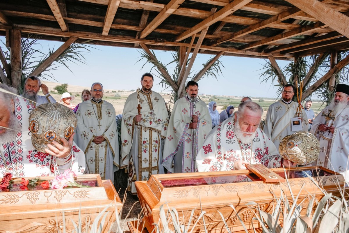 Evlavie și rugăciune către Sfinții Mucenici Epictet și Astion în Episcopia Tulcii 336595