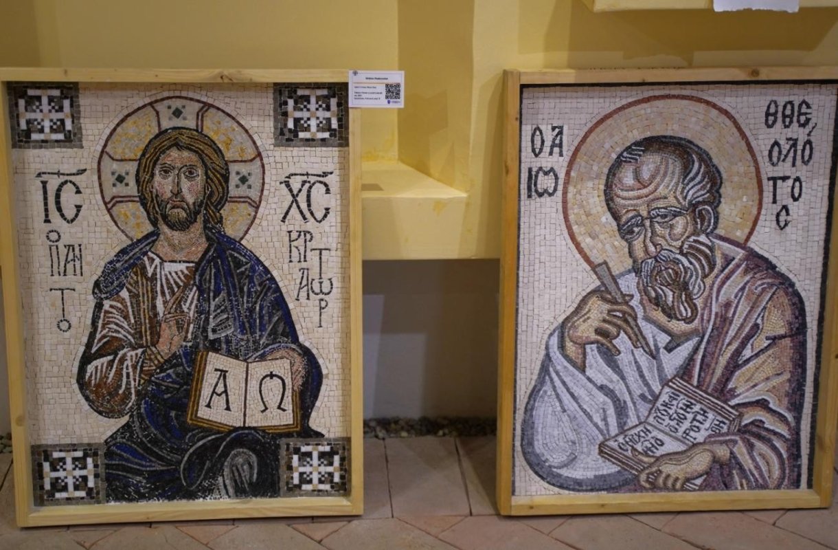 Expoziția „Mozaikon. Școala de la Alba” 336562