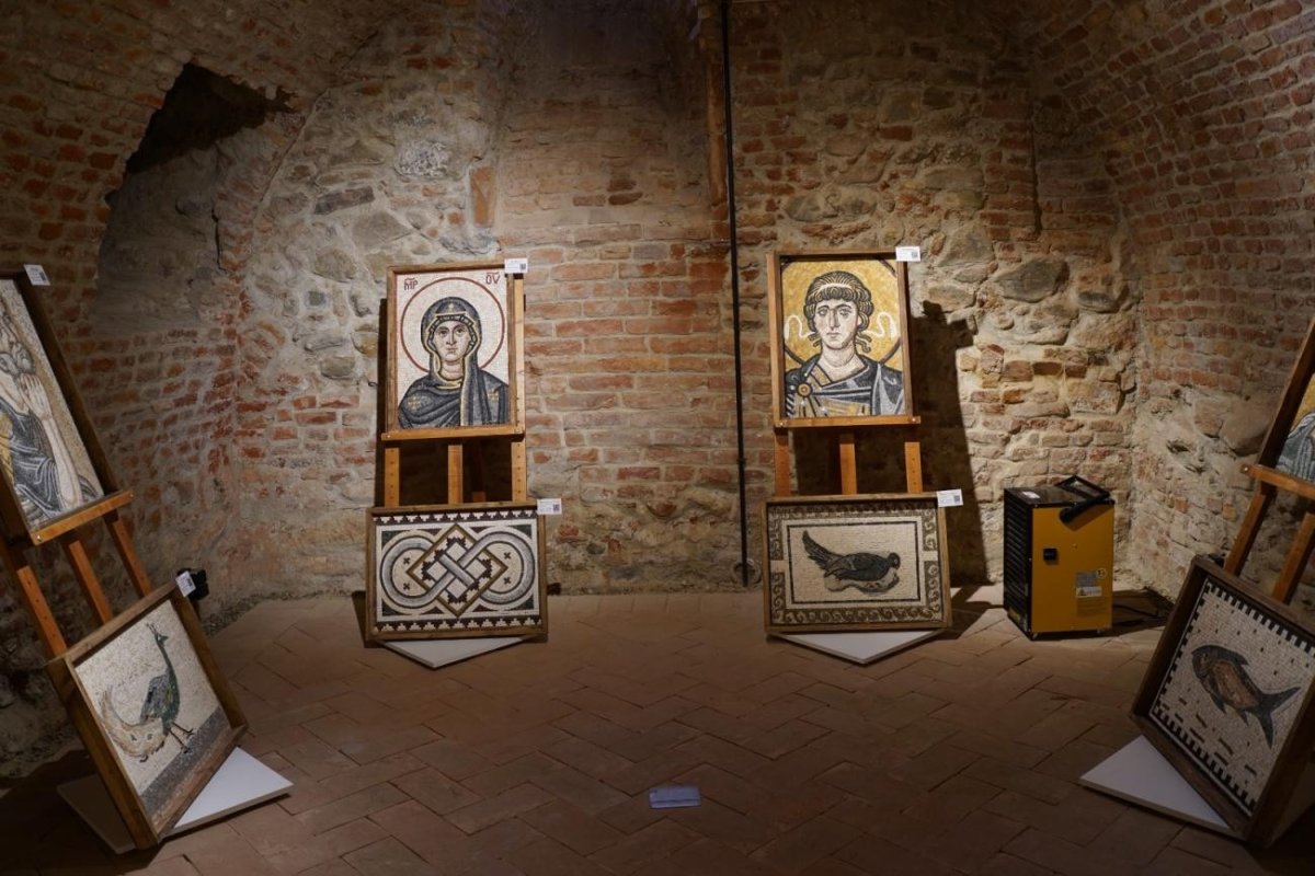 Expoziția „Mozaikon. Școala de la Alba” 336564