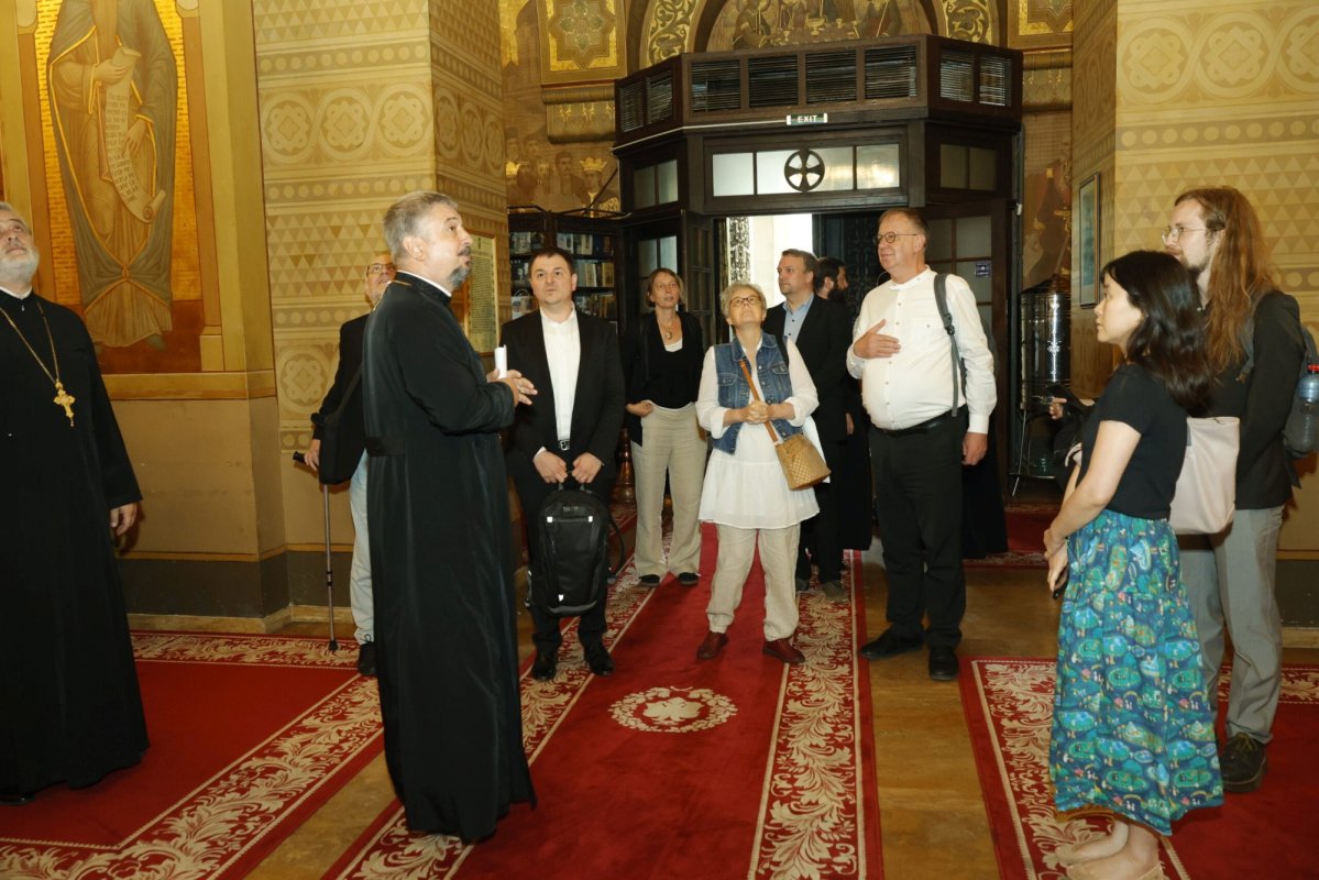 Lucrările simpozionului internațional de teologie din Craiova continuă 336598