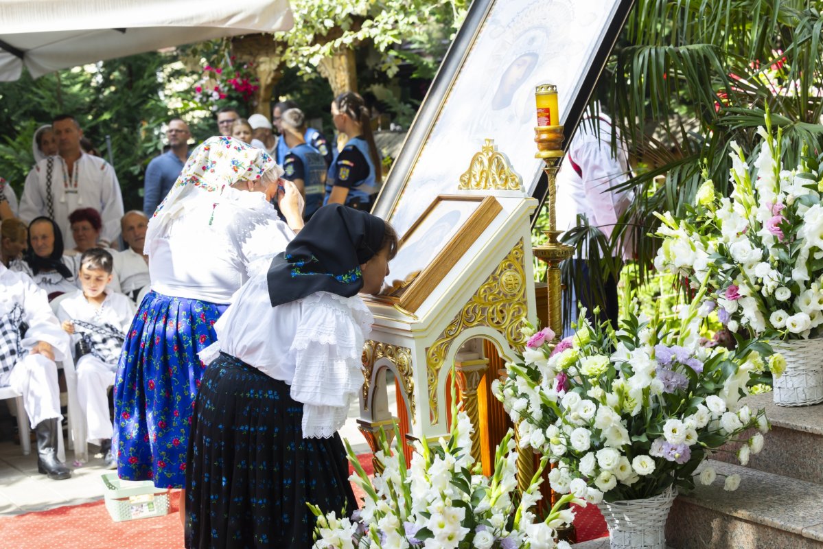 Icoana Maicii Domnului „Prodromița” cinstită la Paraclisul Catedralei Naționale 336706