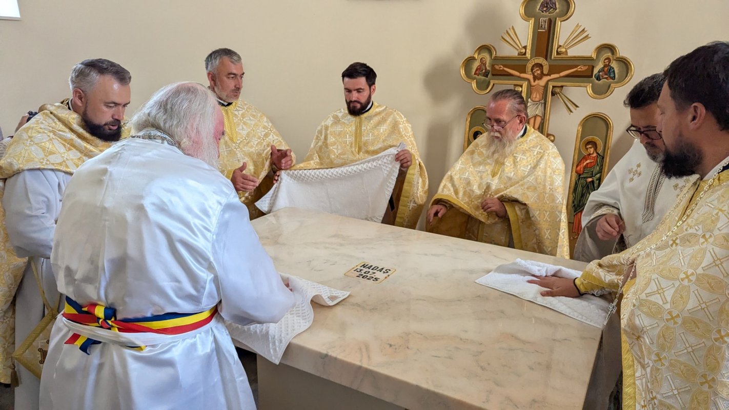 Biserica din Nadăș, reconstruită și resfințită după cinci decenii de părăsire 336915