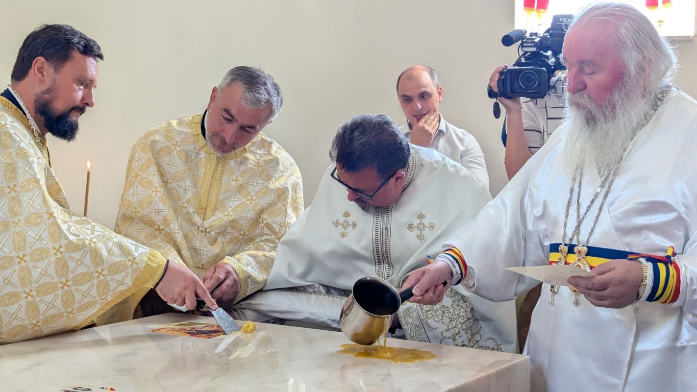 Biserica din Nadăș, reconstruită și resfințită după cinci decenii de părăsire 336917