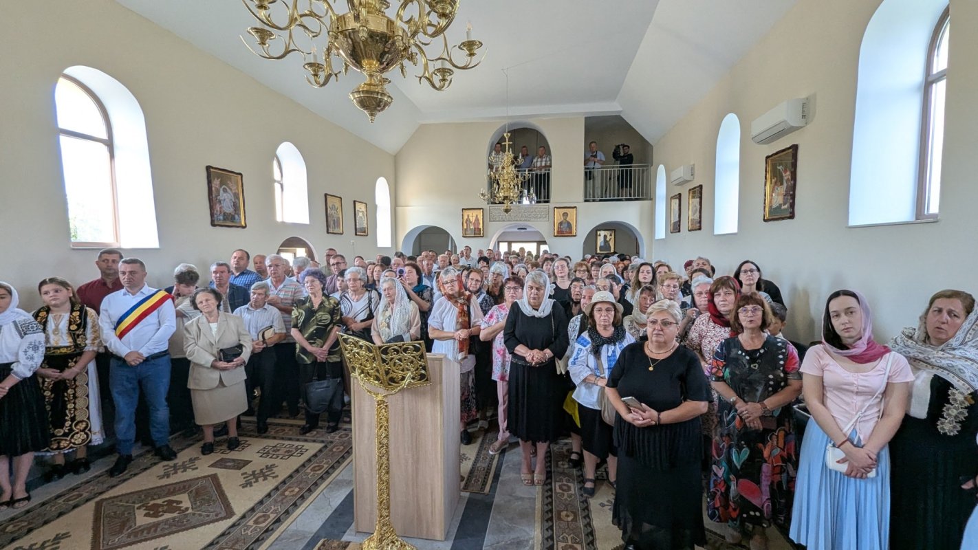 Biserica din Nadăș, reconstruită și resfințită după cinci decenii de părăsire 336918