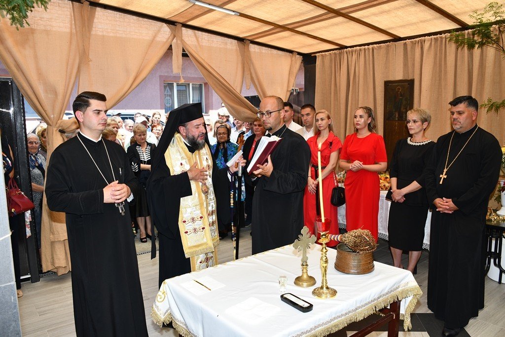 Sfințire de troiță și binecuvântarea casei parohiale din Mehadia 336926