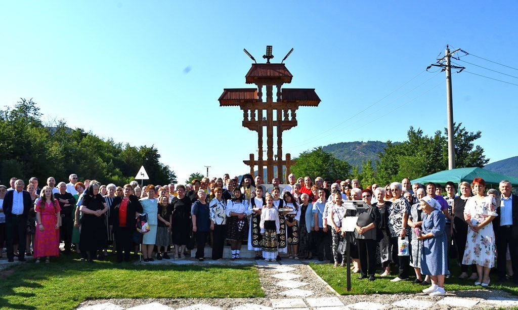 Sfințire de troiță și binecuvântarea casei parohiale din Mehadia 336928