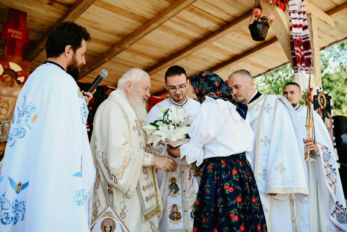 Sfințirea bisericii de lemn din Vișagu, judeţul Cluj 336900