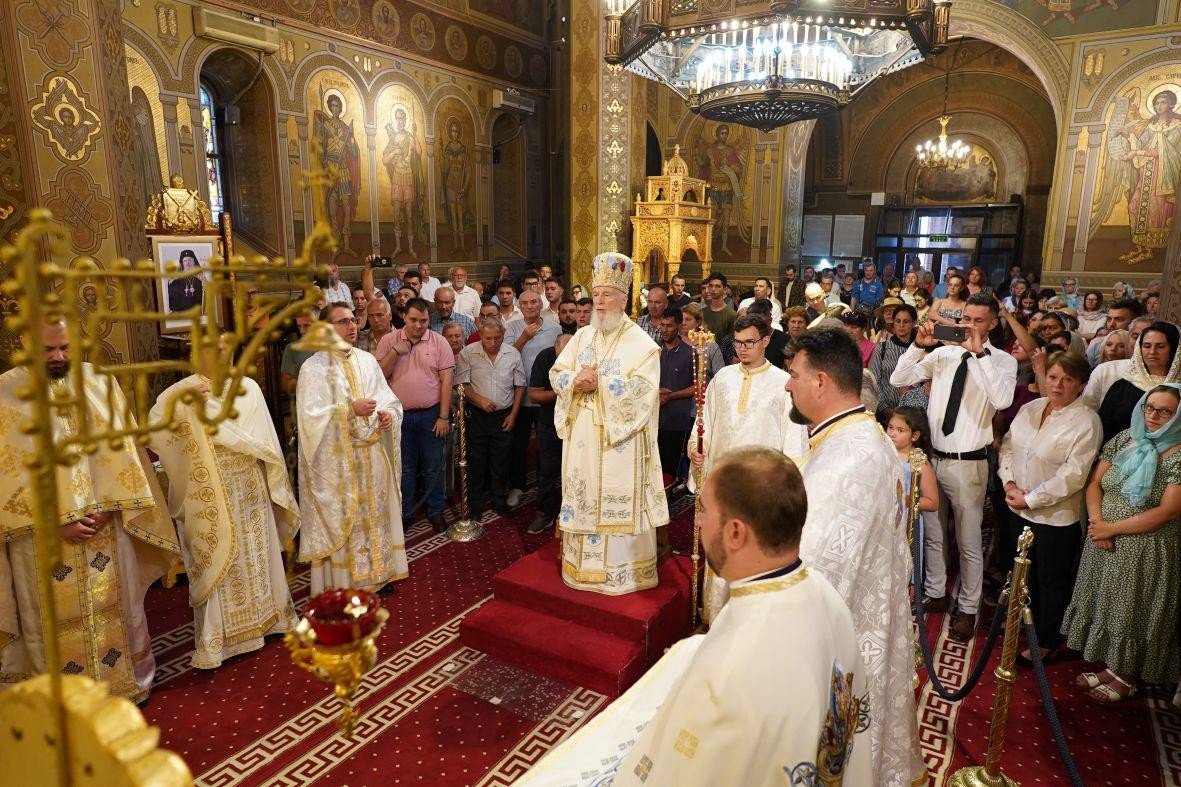 Hirotonii la Catedrala Arhiepiscopală din Târgoviște 336992