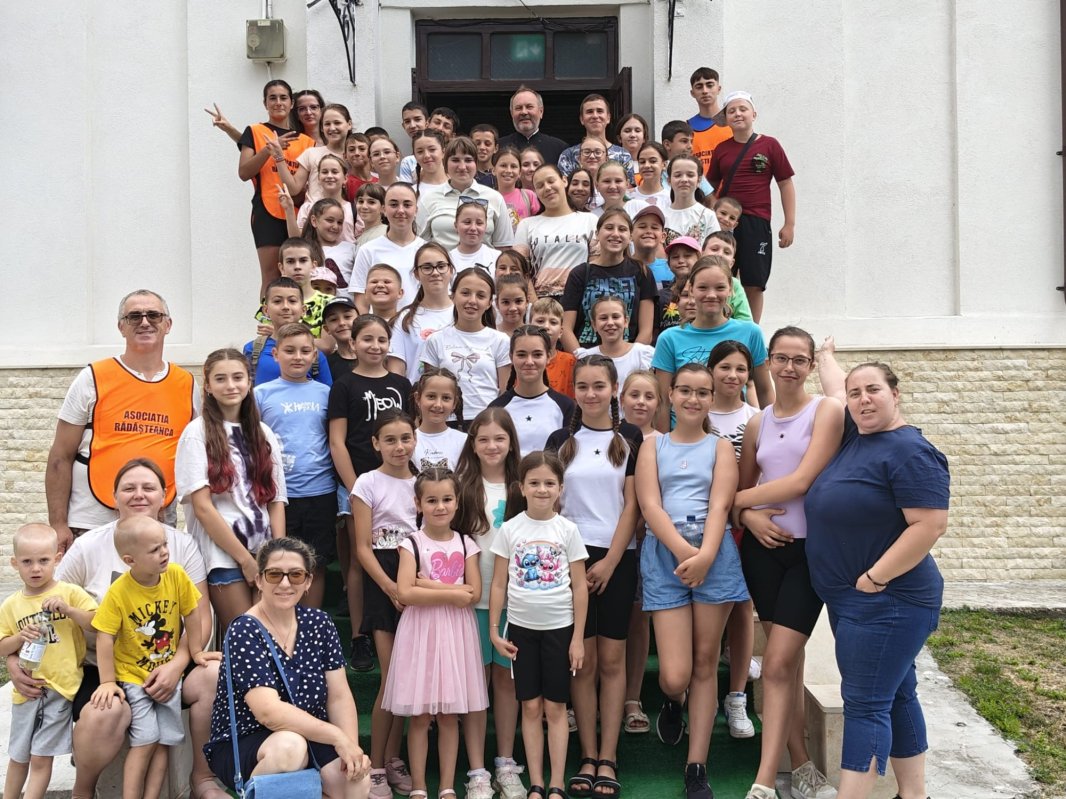 Programul „Vacanță din pridvorul bisericii” în Arhiepiscopia Dunării de Jos 337010