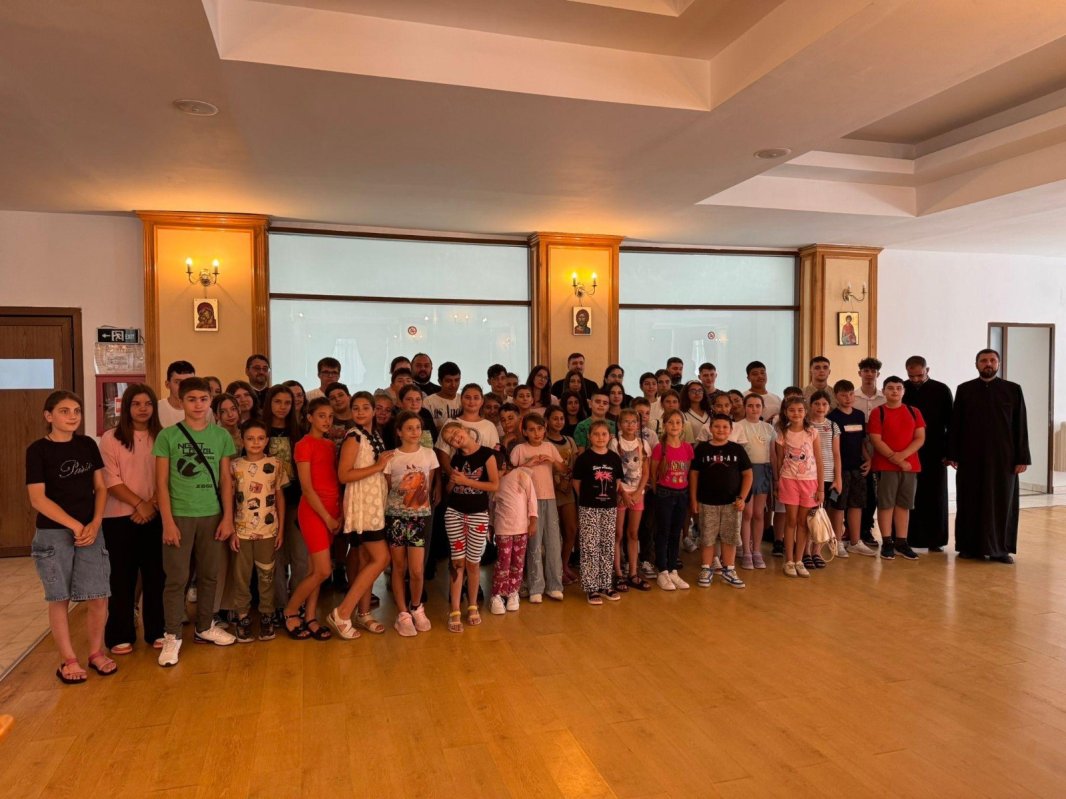 Programul „Vacanță din pridvorul bisericii” în Arhiepiscopia Dunării de Jos 337012