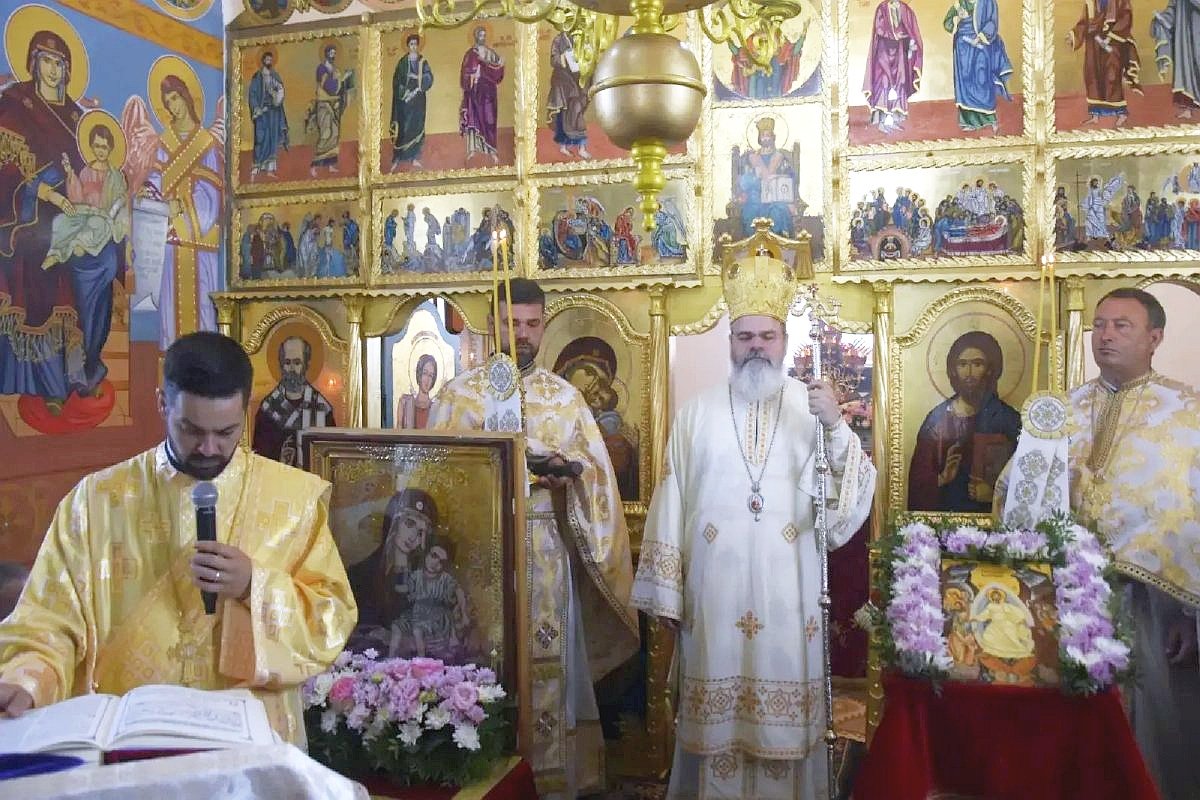 Liturghie arhierească în filia Budu Cantemir, Vaslui 337121