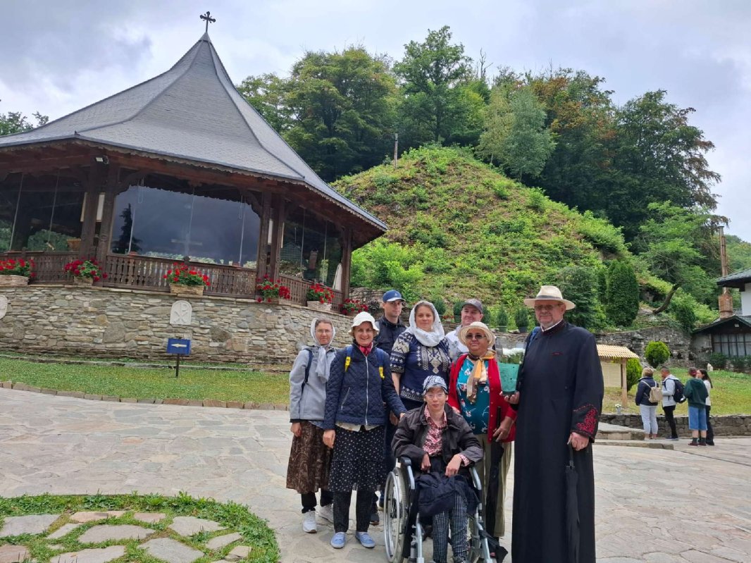 Pelerinaj oferit de Arhiepiscopia Sibiului pentru vârstnici şi persoane cu dizabilităţi 337099