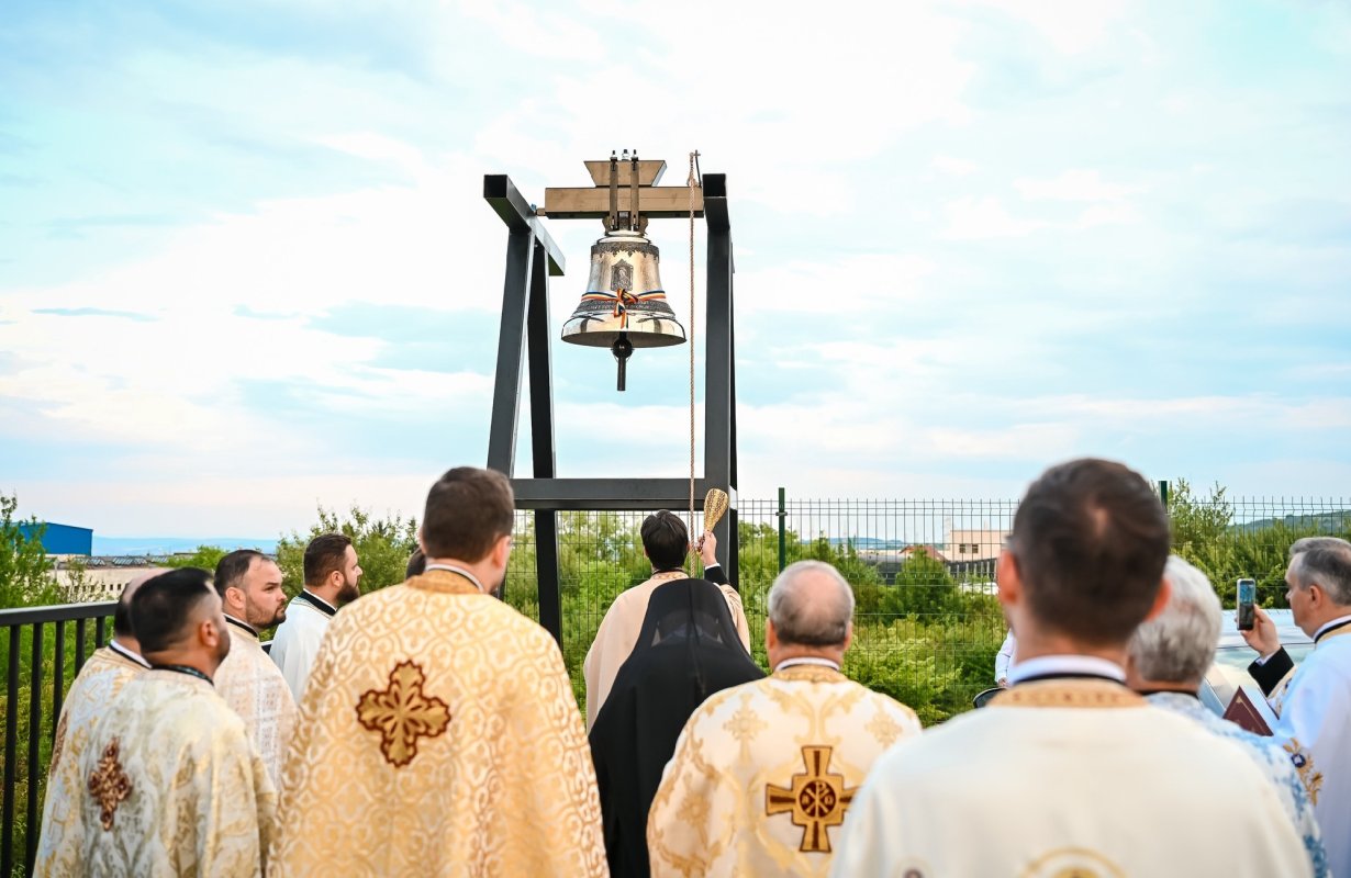 Sfințirea demisolului Bisericii „Sfântul Ioan Botezătorul” din cartierul clujean Europa 337108