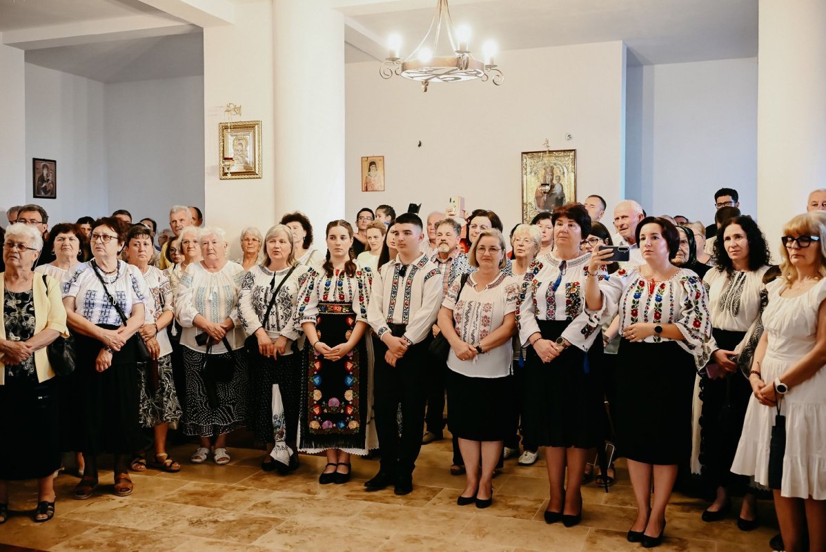 Sfințirea demisolului Bisericii „Sfântul Ioan Botezătorul” din cartierul clujean Europa 337110