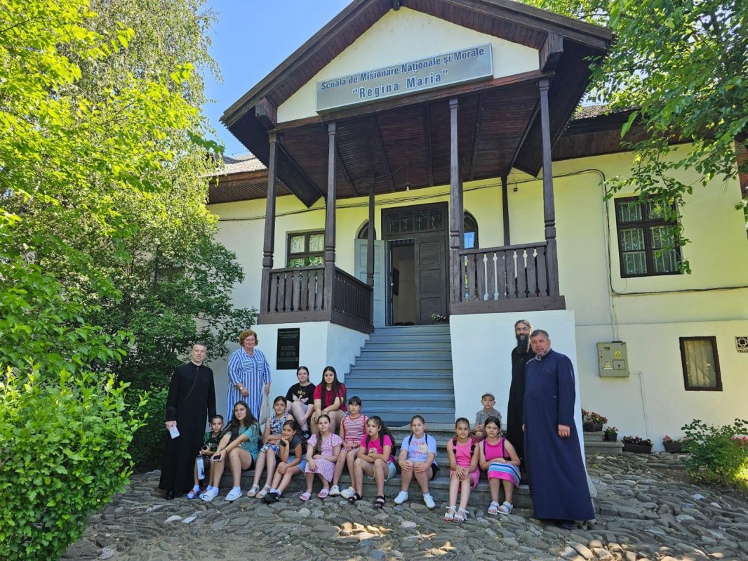 Tabere gratuite pentru copii defavorizați în Protoieria Vălenii de Munte 337201