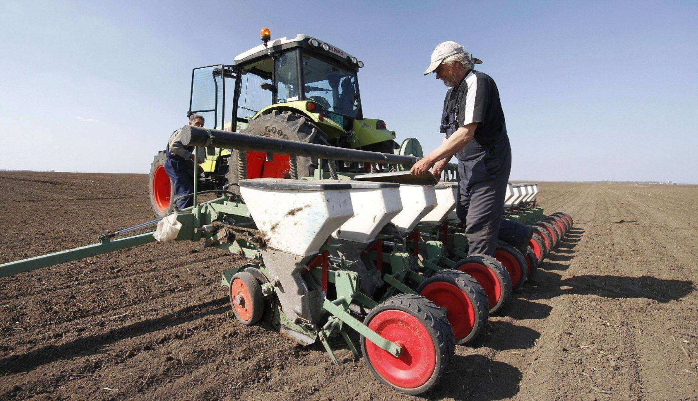 Fermierii pensionari nu vor mai primi subvenţii 337246