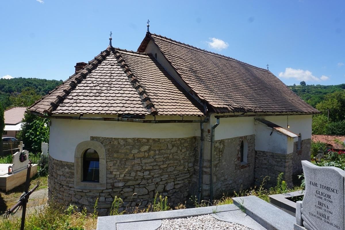 Lucrări de restaurare și revitalizare a bisericii din Ampoița 337295