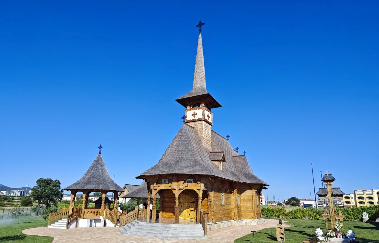 Biserica-bijuterie a românilor din Sardinia sau sufletul îmbrăţişat de Frumuseţe 337296