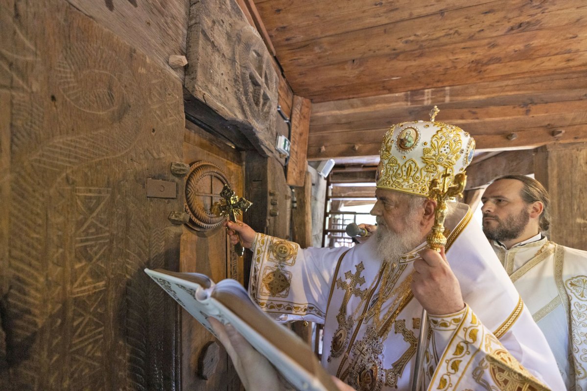 Înnoirea bisericii istorice aduse din Transilvania în județul Prahova 337401