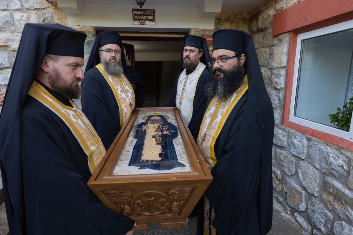 Proclamarea locală a canonizării Sfântului Cuvios Calistrat la Vasiova 337340