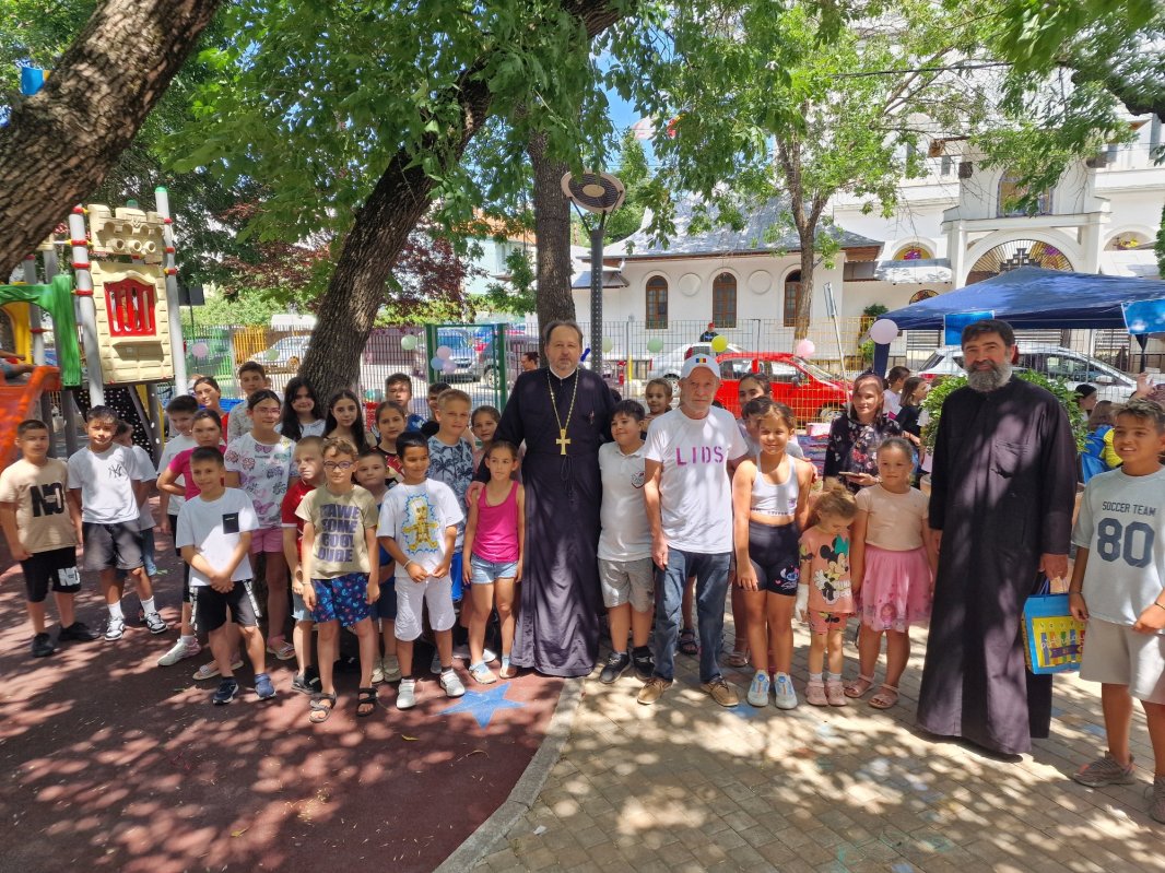 Daruri pentru copiii Parohiei Șerban Vodă 337406