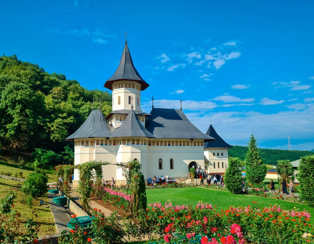 Hramul mănăstirii de la Nușeni, judeţul Bistriţa‑Năsăud 337387