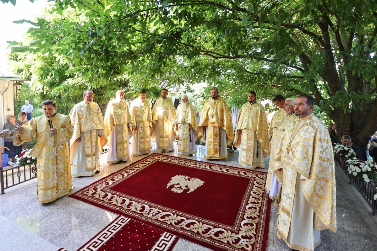 Prăznuirea ocrotitorului schitului buzoian Săseni 337442