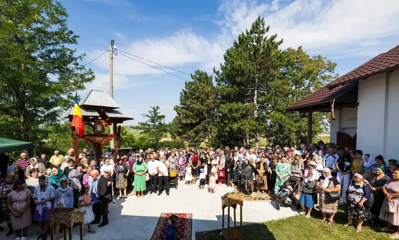 Sfințirea bisericii din Tătărăni, Vaslui 337397