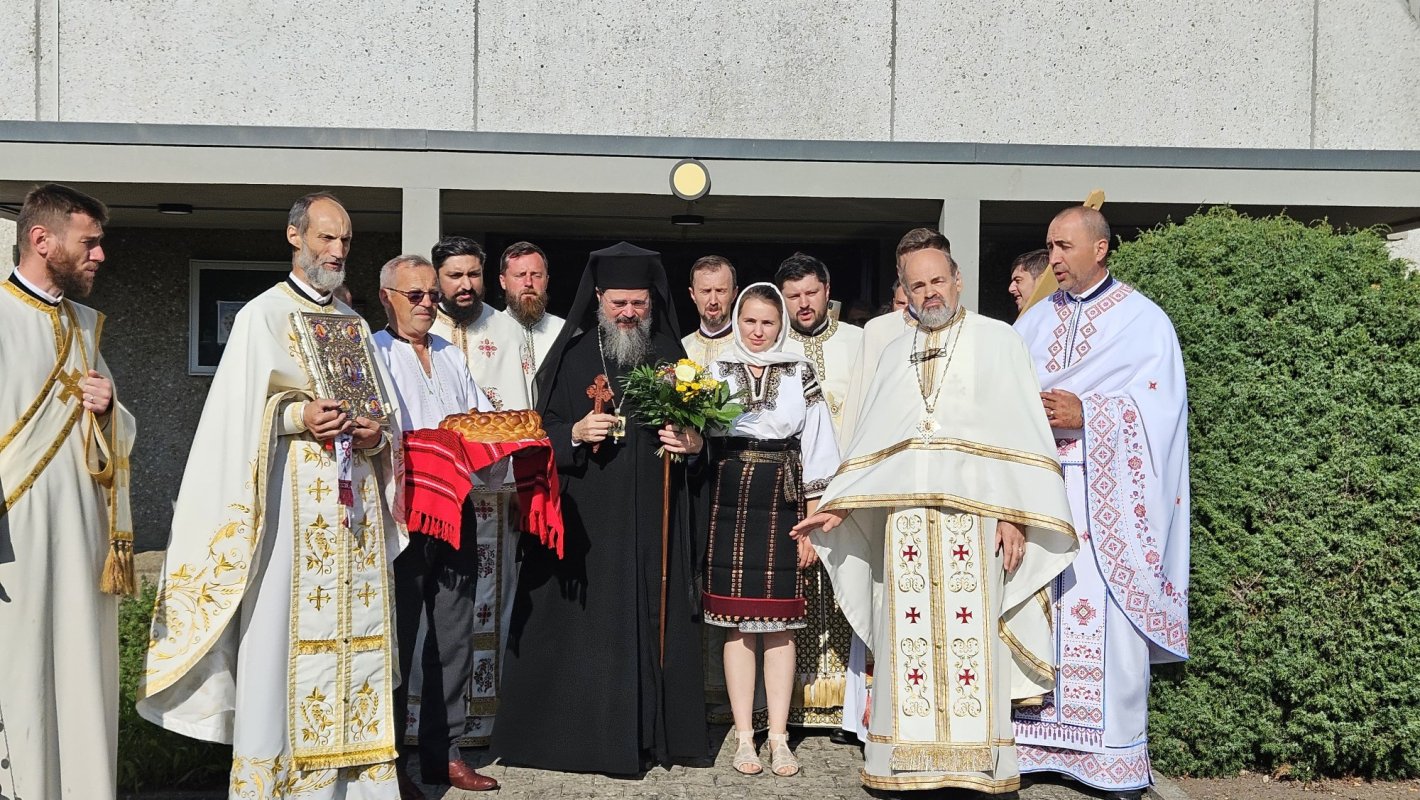 Episcopul Europei de Nord a slujit în Suedia și Germania 337496