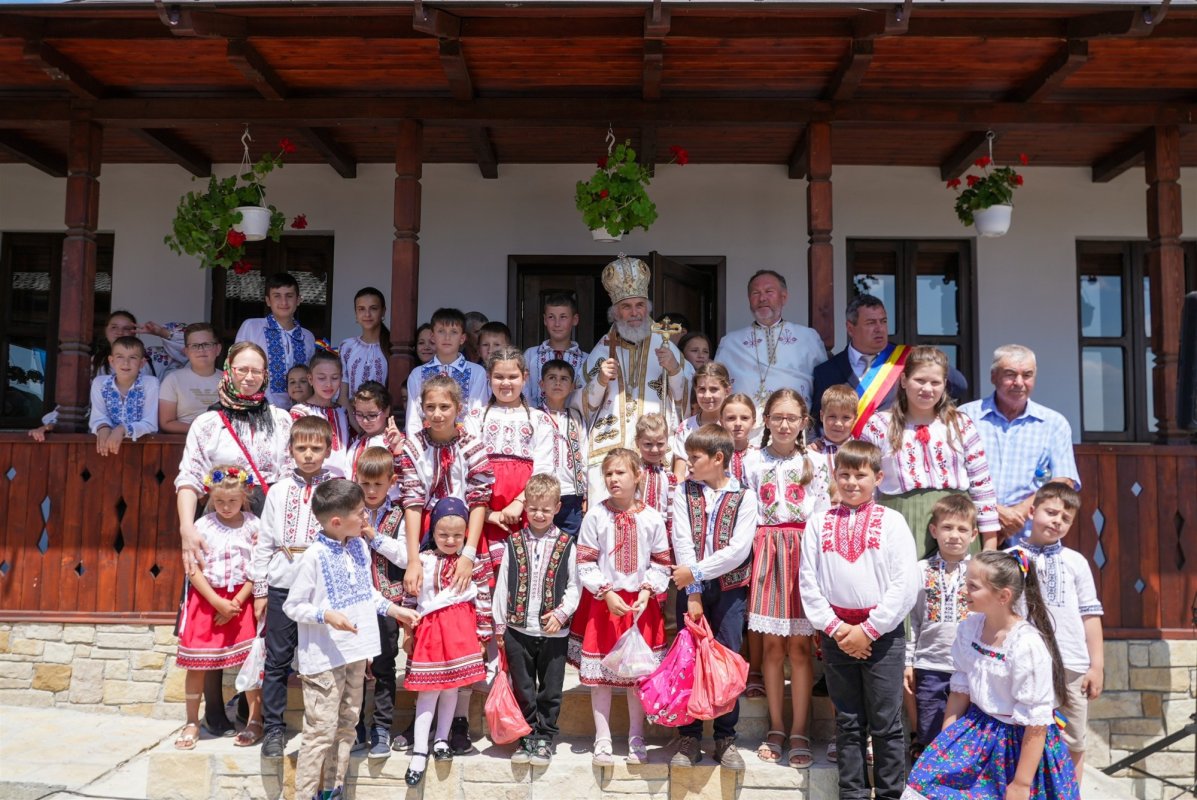 Sfinţirea bisericii de la Schitul Zimbru din nordul judeţului Galaţi 337491