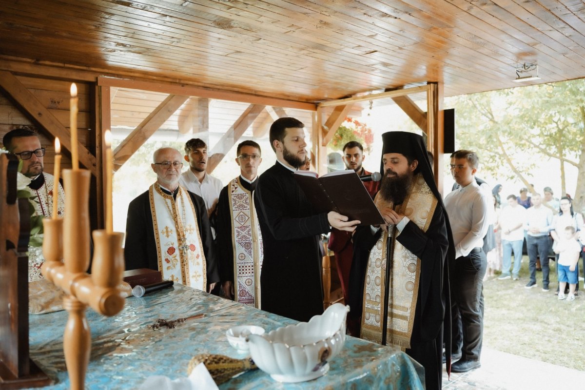 Binecuvântare arhierească în Parohia Ban, judeţul Sălaj 337603
