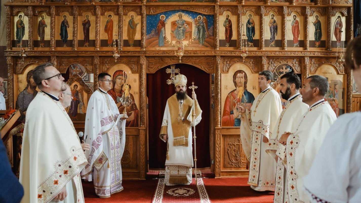 Binecuvântare arhierească în Parohia Ban, judeţul Sălaj 337605