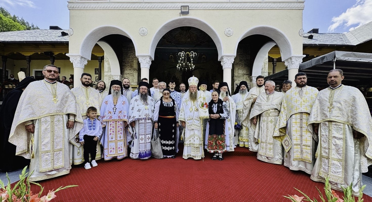 Sărbătoare la Mănăstirea „Sfântul Proroc Ilie” din Toplița 337617