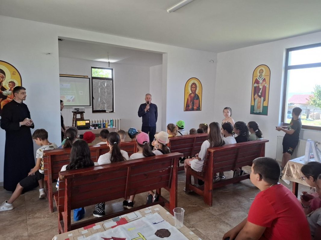 Garda de Mediu și Direcția Județeană de Mediu Iași la „Tabăra din pridvorul satului” 337689