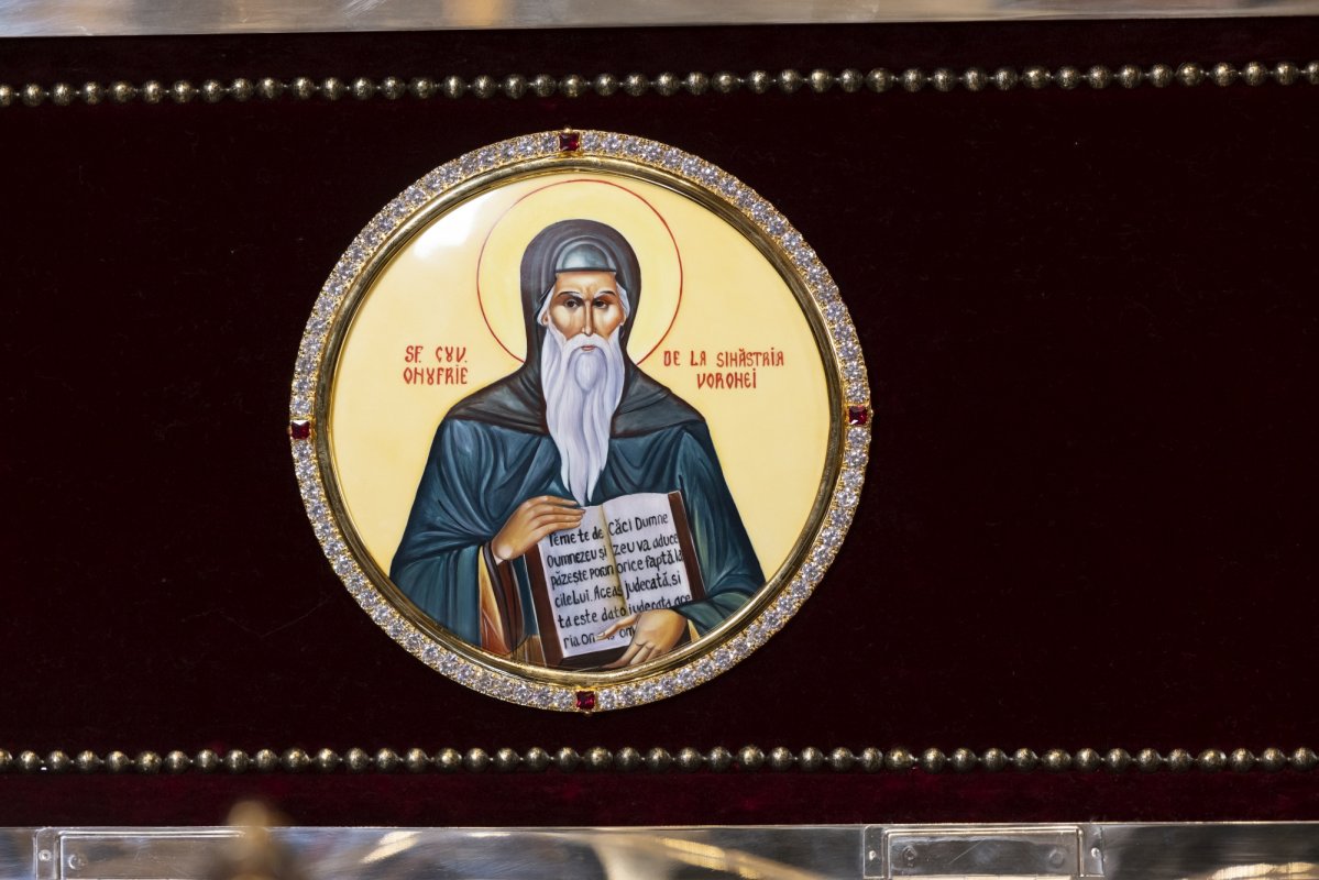 Patriarhul României a sfințit o raclă restaurată 337708