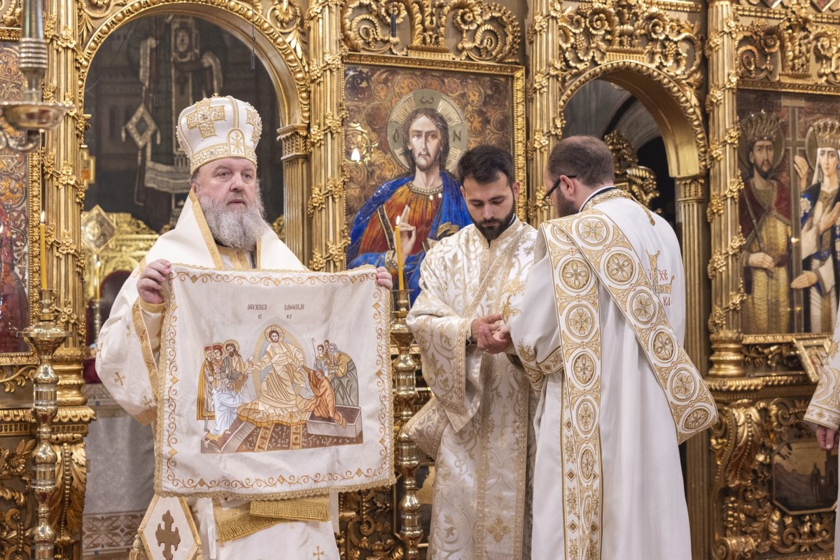 Hirotonie la Catedrala Patriarhală din București 337837