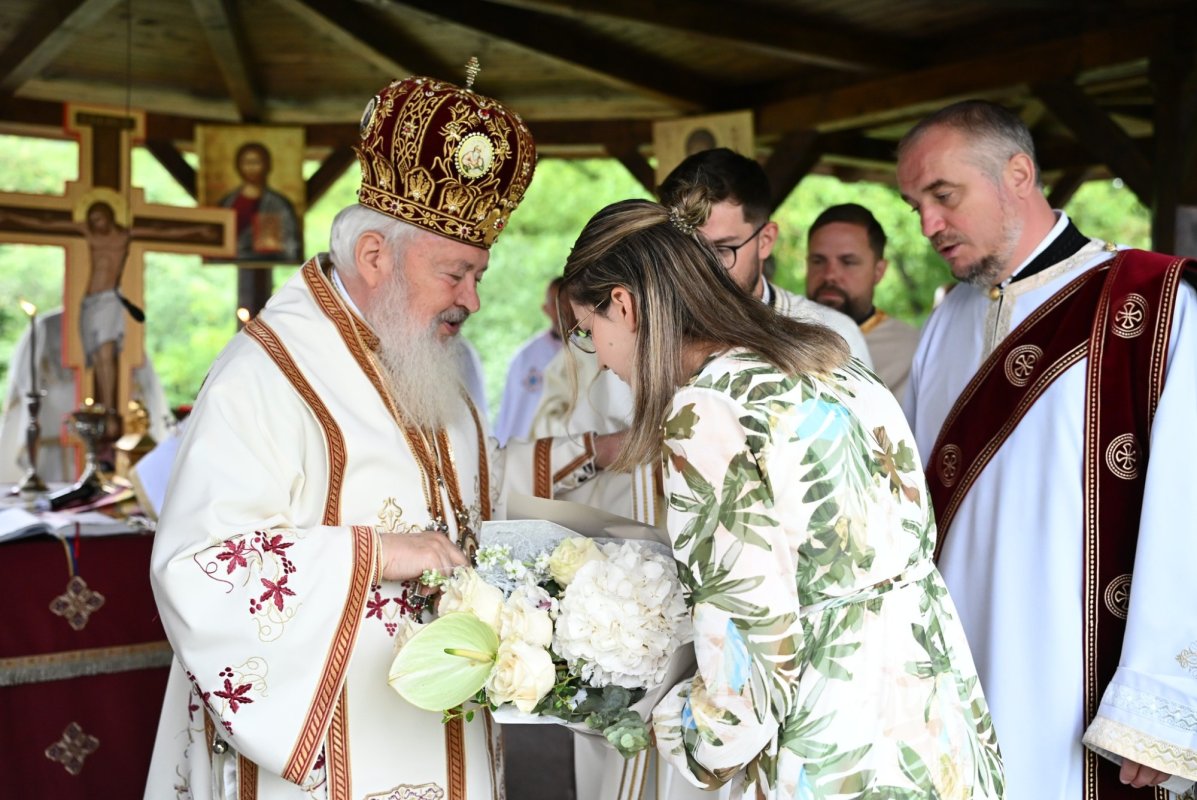 Hramul Mănăstirii „Sfântul Mare Mucenic și Tămăduitor Pantelimon”-Dâncu 337875