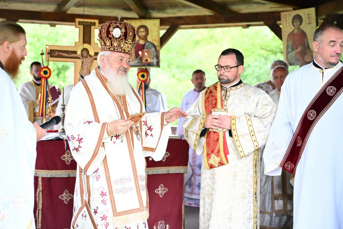 Hramul Mănăstirii „Sfântul Mare Mucenic și Tămăduitor Pantelimon”-Dâncu 337876