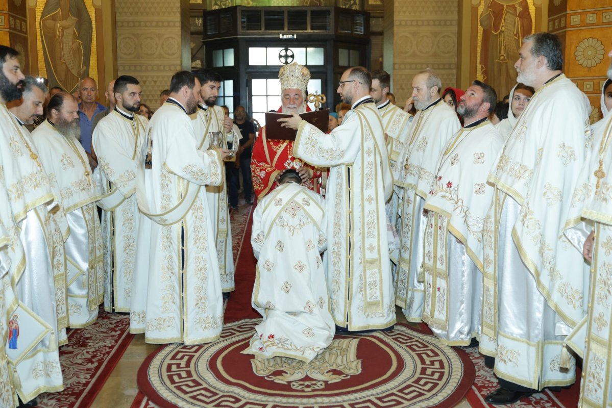 Mitropolitul Olteniei la 17 ani de la întronizare 337899